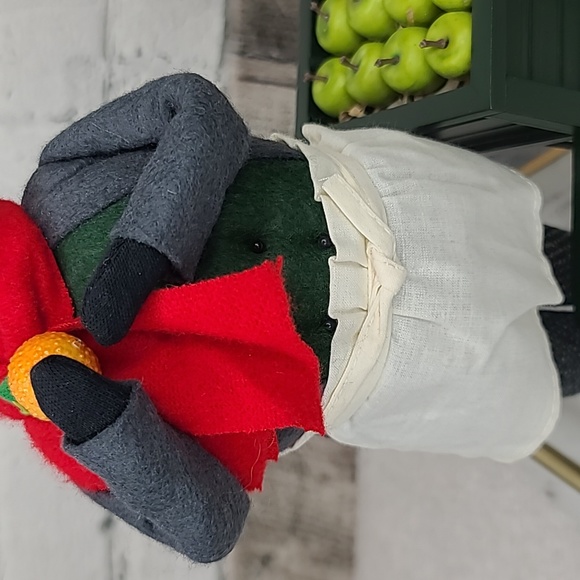 Byers' Choice Carolers 1999 Fruit Vendor with Fruit Cart Vintage - Picture 6 of 17